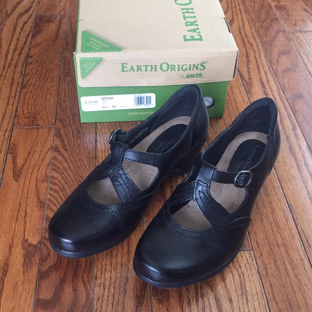 Earth Origins Regina Black heels size 6.5